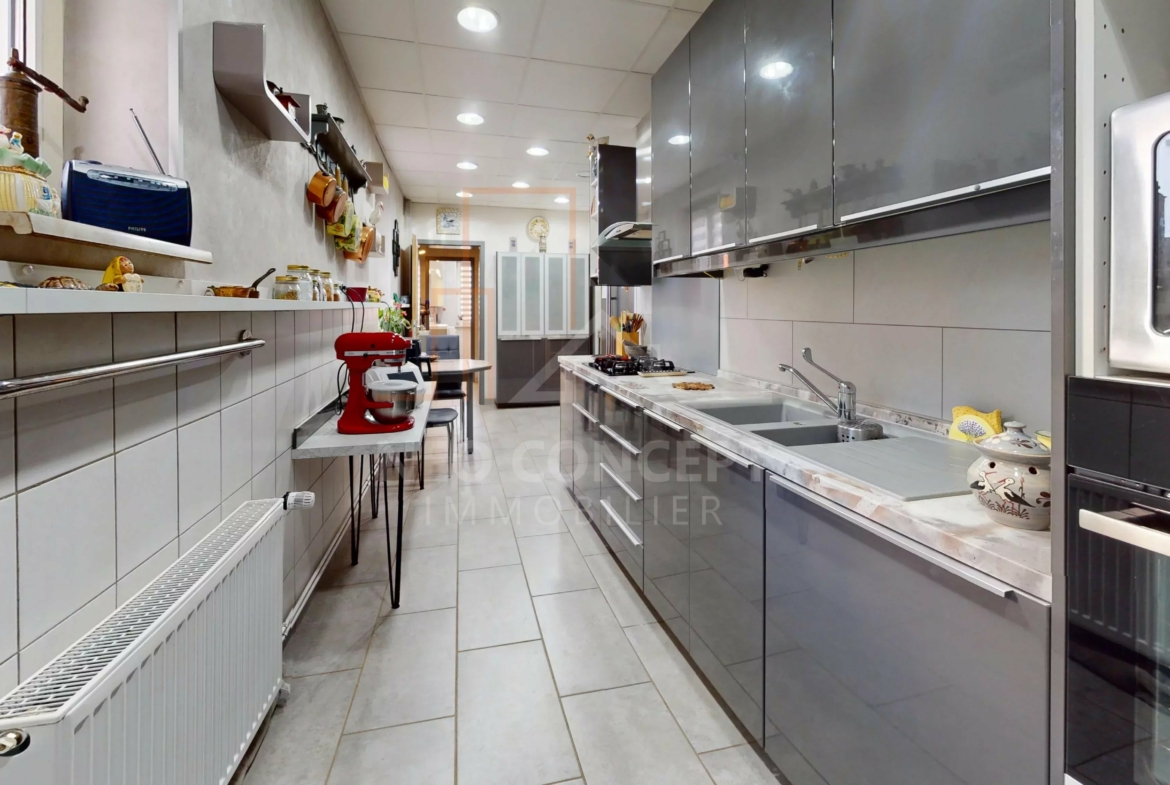 6689b3454657cf8b1bbd1f1d0986ac4b_6680d15340_4096-original