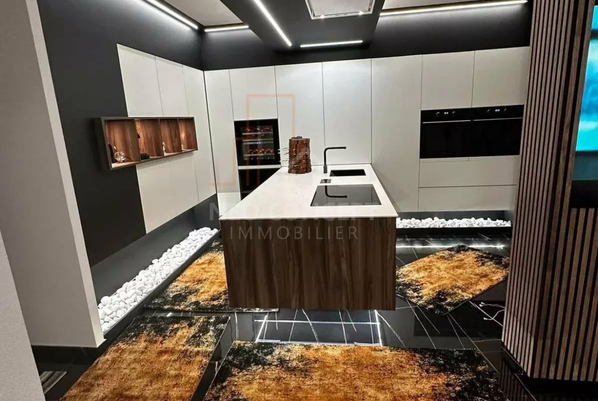 6c49df4881914ea28b82e0b61b49d5b4_6896bad6c2_1600-original