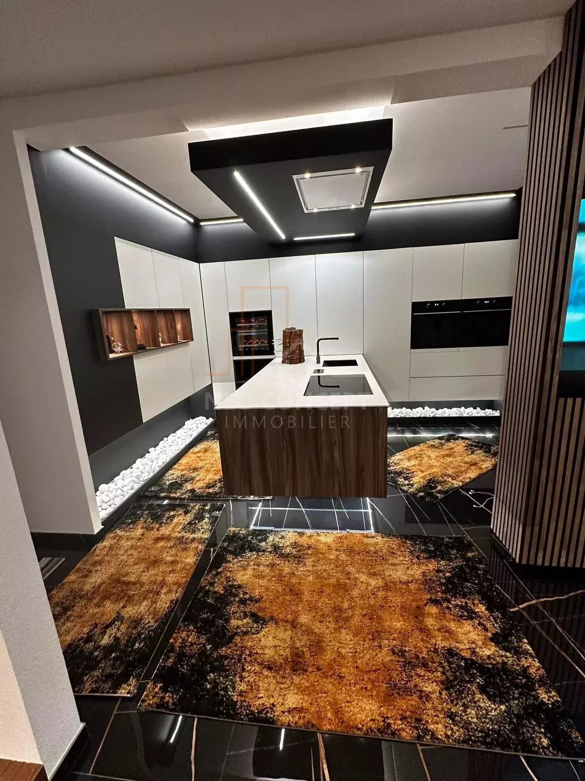 6c49df4881914ea28b82e0b61b49d5b4_6896bad6c2_1600-original