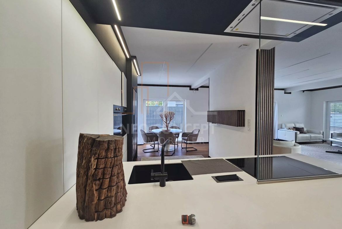 d6d6fe1233a46bd41fea67c76b01eb8a_3d989e58cb_4000-original