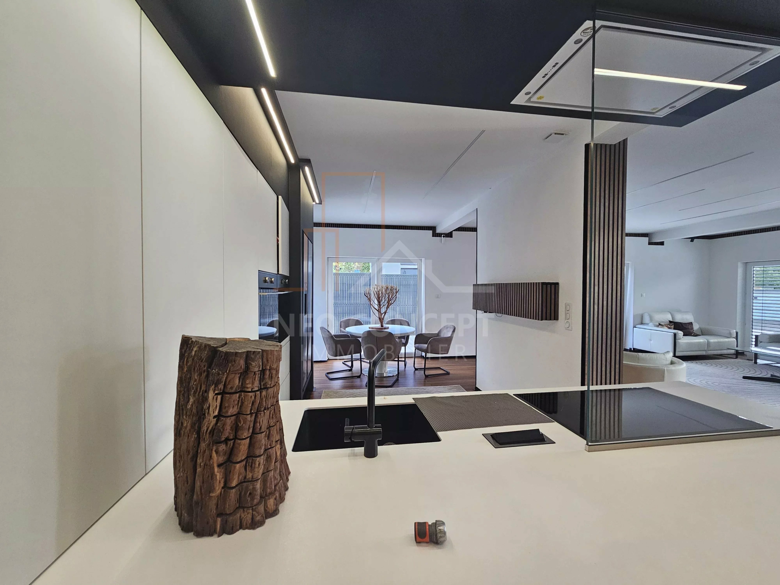 d6d6fe1233a46bd41fea67c76b01eb8a_3d989e58cb_4000-original