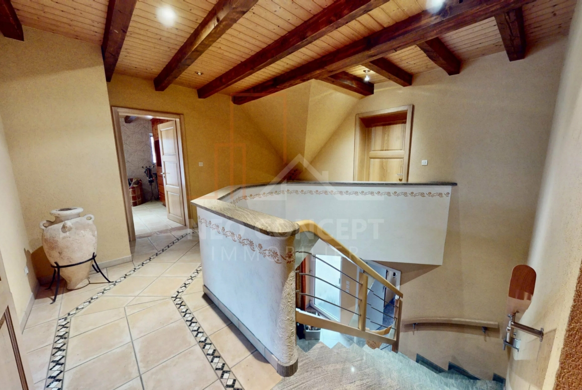 4339a23cc3005883cd3e080f8539bba8_949ccec68e_4096-original