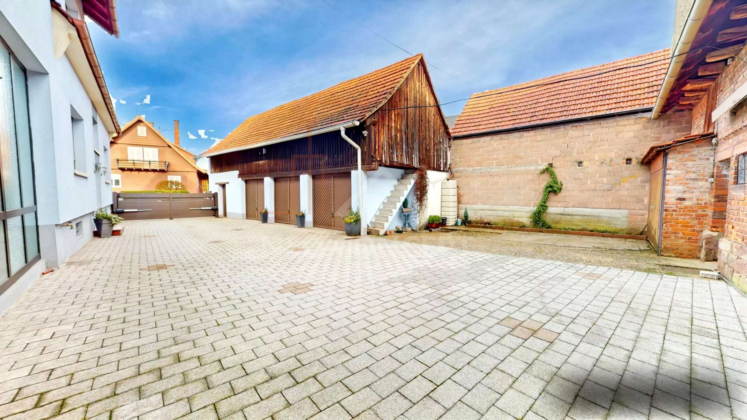 45cdf42509f36cb79d72fd3814966f9c_01759d480a_3240-original